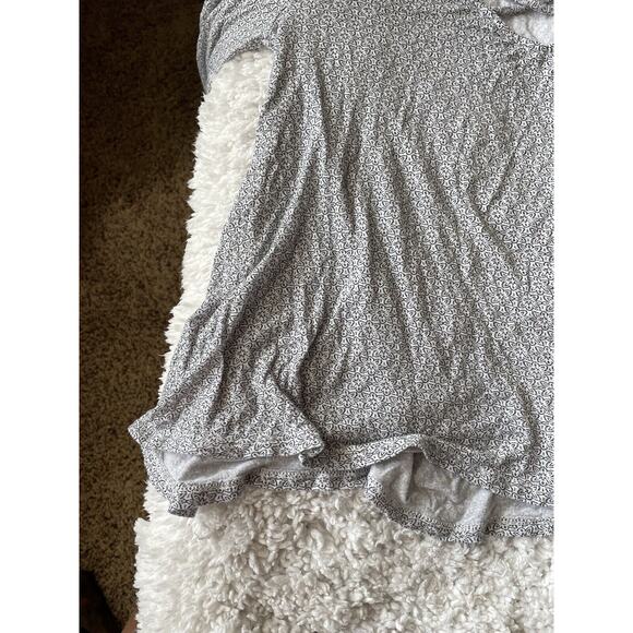 Mudd Women’s Sz. XS Rayon Blend Design Top. Soft, Comfortable - Picture 5 of 10